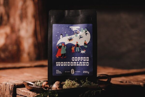 Coffee Wonderland wprowadzi Cię w radosny zimowy nastrój pełen aromatu świeżo palonej kawy.