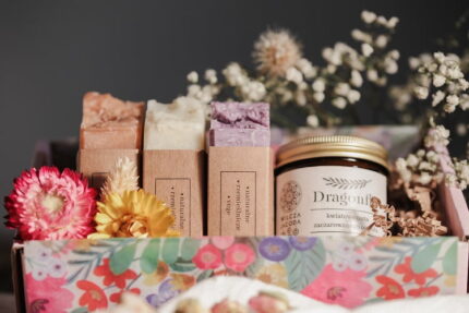 Moc Kwiatów - uroczy zestaw kwiatowy