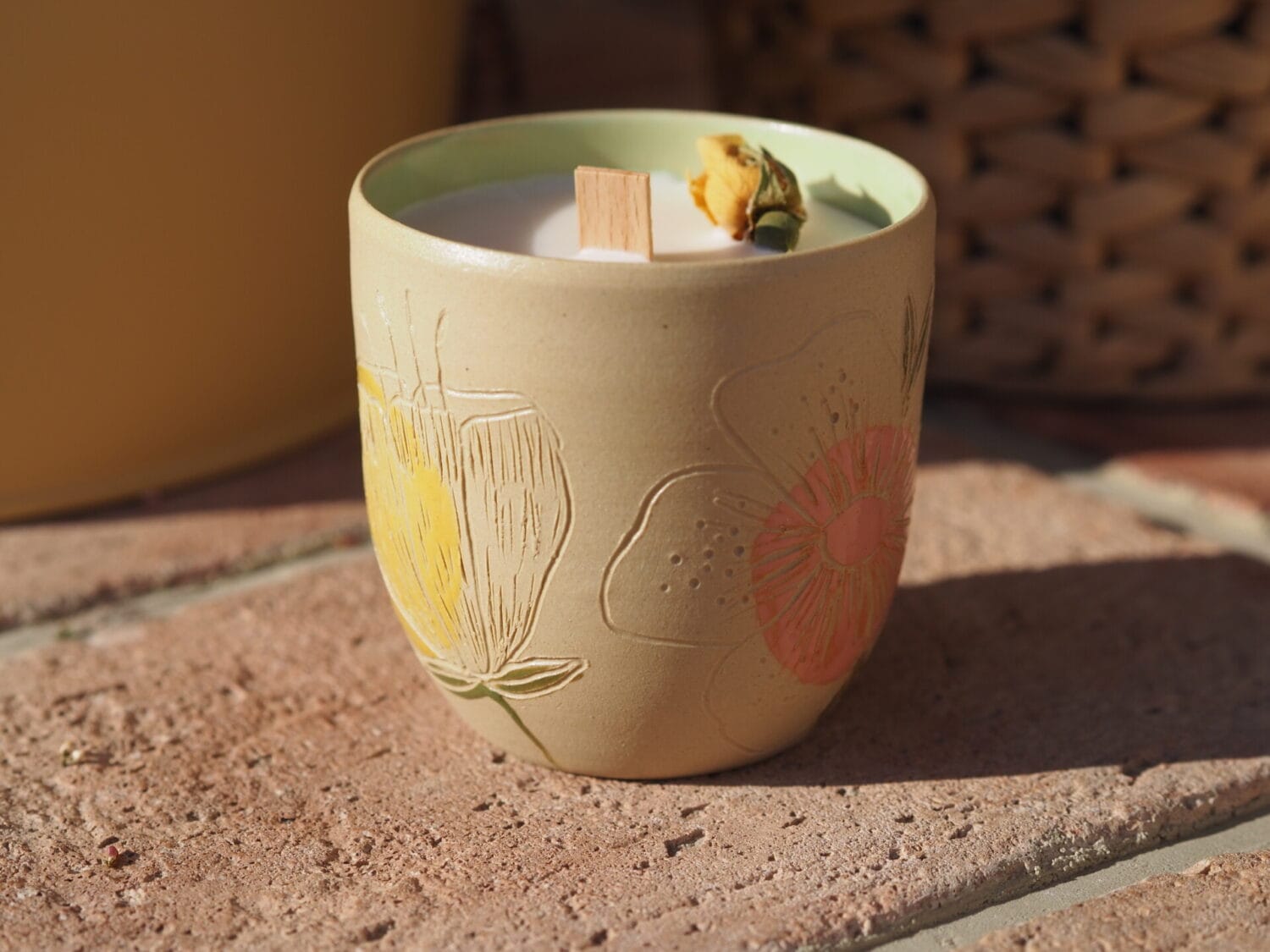 Love Actually ceramiczna kwiatowa swieca z limitowanej kolekcji4 Wilcza Jagoda