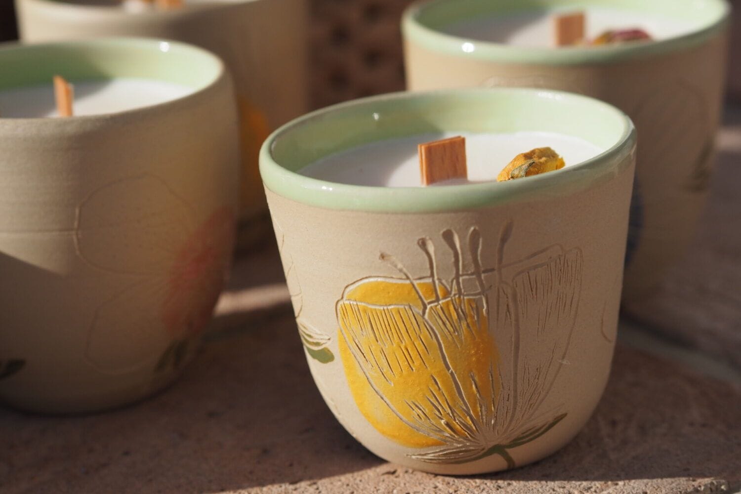 Love Actually ceramiczna kwiatowa swieca z limitowanej kolekcji9 Wilcza Jagoda