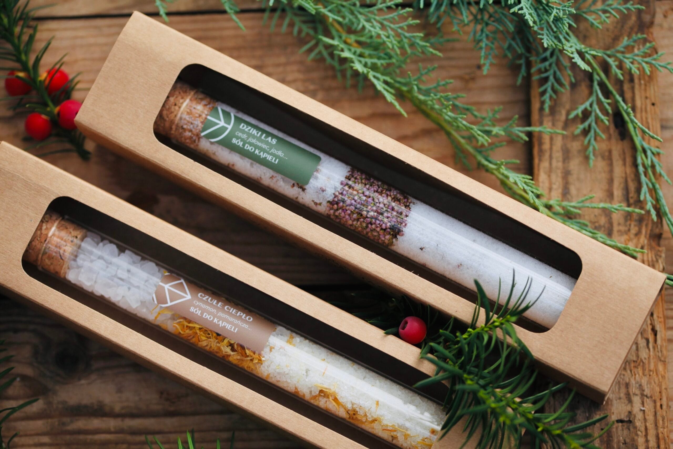 Kartonik ozdobny na sól w fiolce